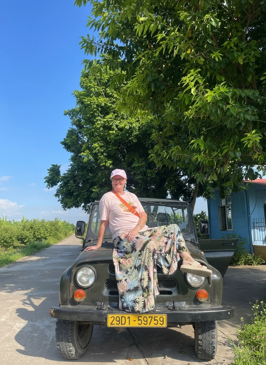 Hanoi Jeep Tour to Bat Trang Pottery Village & Ancient House